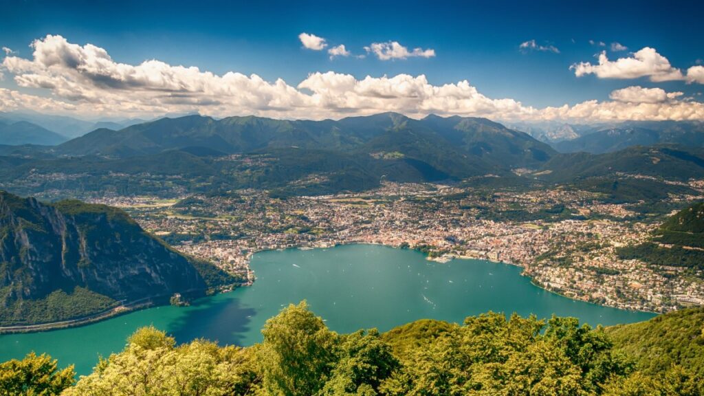 Scopri il servizio top affitti brevi Como per un soggiorno indimenticabile tra lusso e comfort, con opzioni su Honey Bnb e altre piattaforme leader.