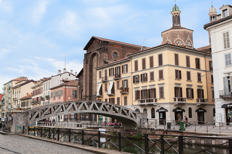 Scopri le migliori soluzioni per la gestione di affitti brevi Milano e massimizza i tuoi profitti con strategie innovative e tecnologie avanzate.