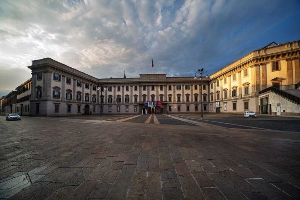 Scopri tutto sulla gestione appartamenti turistici e brevi Milano e come ottimizzare la tua presenza su Airbnb e Booking per massimizzare i profitti.