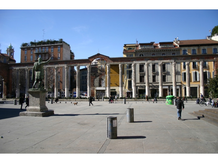 Scopri come gestire al meglio gli affitti turistici a Milano con la nostra guida completa e i consigli professionali. Massimizza i tuoi profitti oggi!