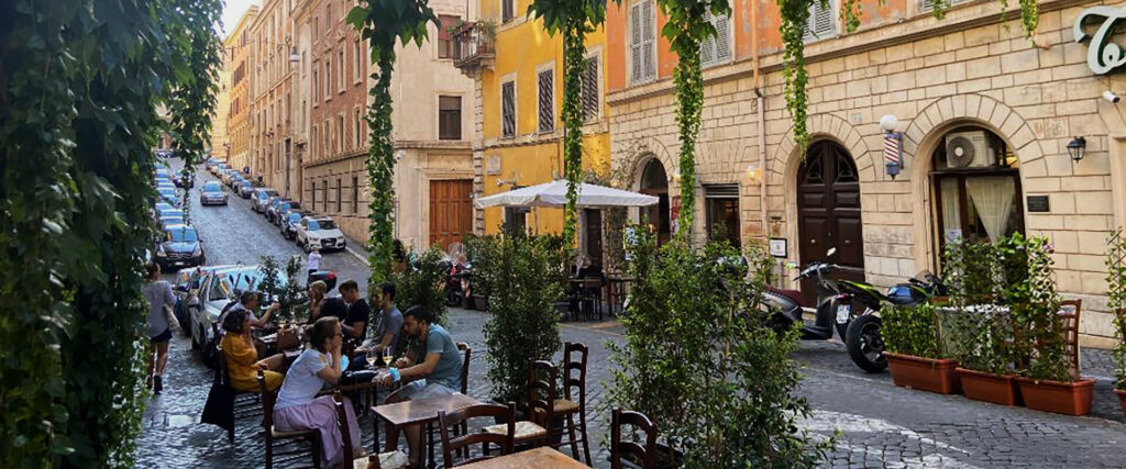 Scopri come la nostra Agenzia Affitti Brevi vicino a Rione Monti può gestire il tuo immobile con servizi completi dalla A alla Z.