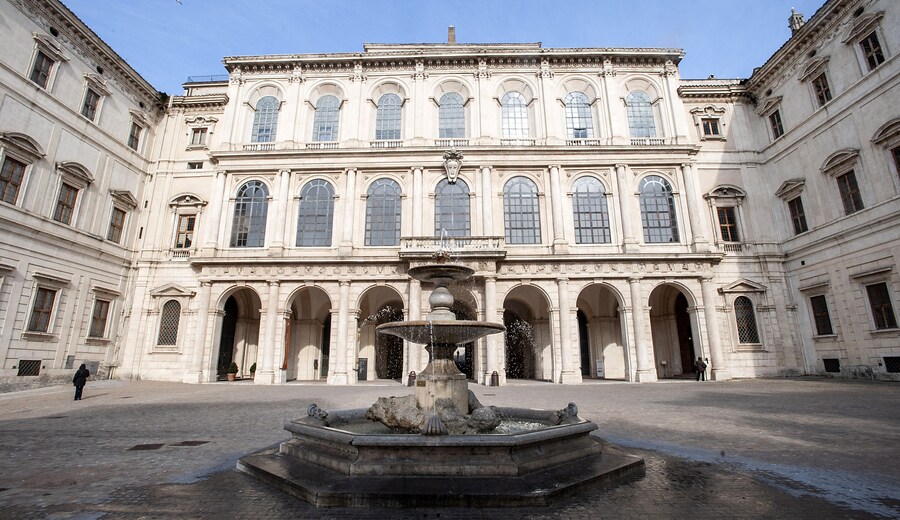 Scopri l'agenzia affitti brevi vicino a Palazzo Barberini per una gestione completa del tuo immobile e massimizzare il tuo profitto.