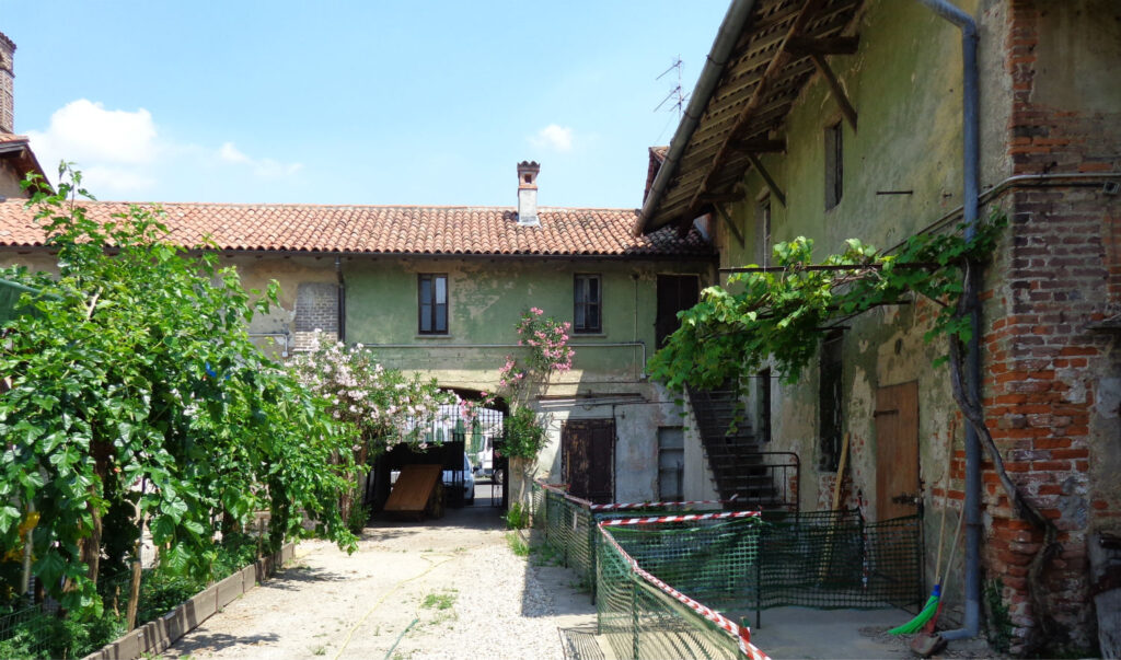  Scopri come la nostra Agenzia Affitti Brevi vicino a Cascina Linterno di Milano può gestire il tuo immobile con servizi completi e personalizzati per massimizzare i tuoi guadagni.