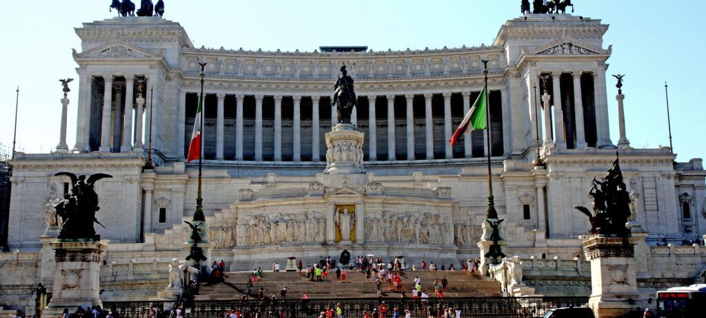 Scopri come la nostra Agenzia Affitti Brevi vicino a Altare della Patria può gestire il tuo immobile con servizi completi e personalizzati per massimizzare i tuoi profitti.
