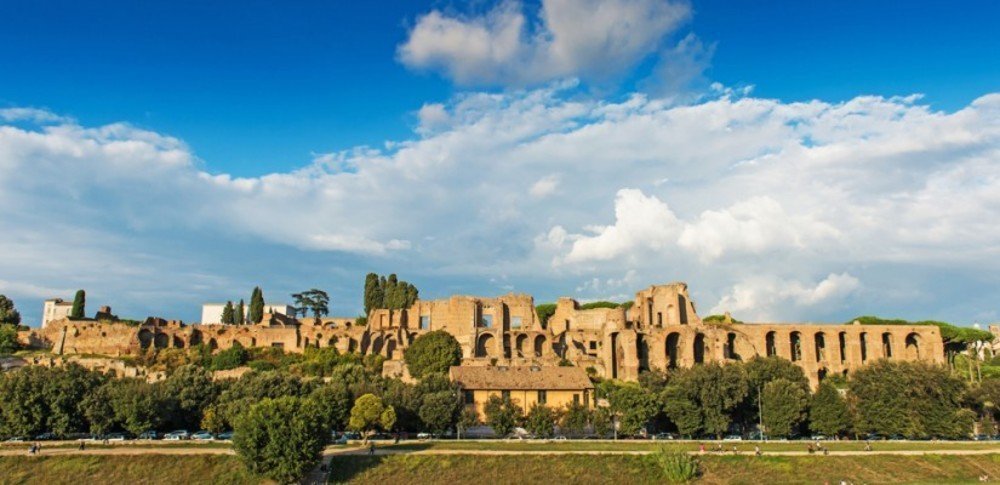 Scopri come la nostra Agenzia Affitti Brevi vicino a Circo Massimo può aiutarti a gestire il tuo immobile con servizi completi dalla A alla Z. Massimizza i tuoi guadagni oggi!