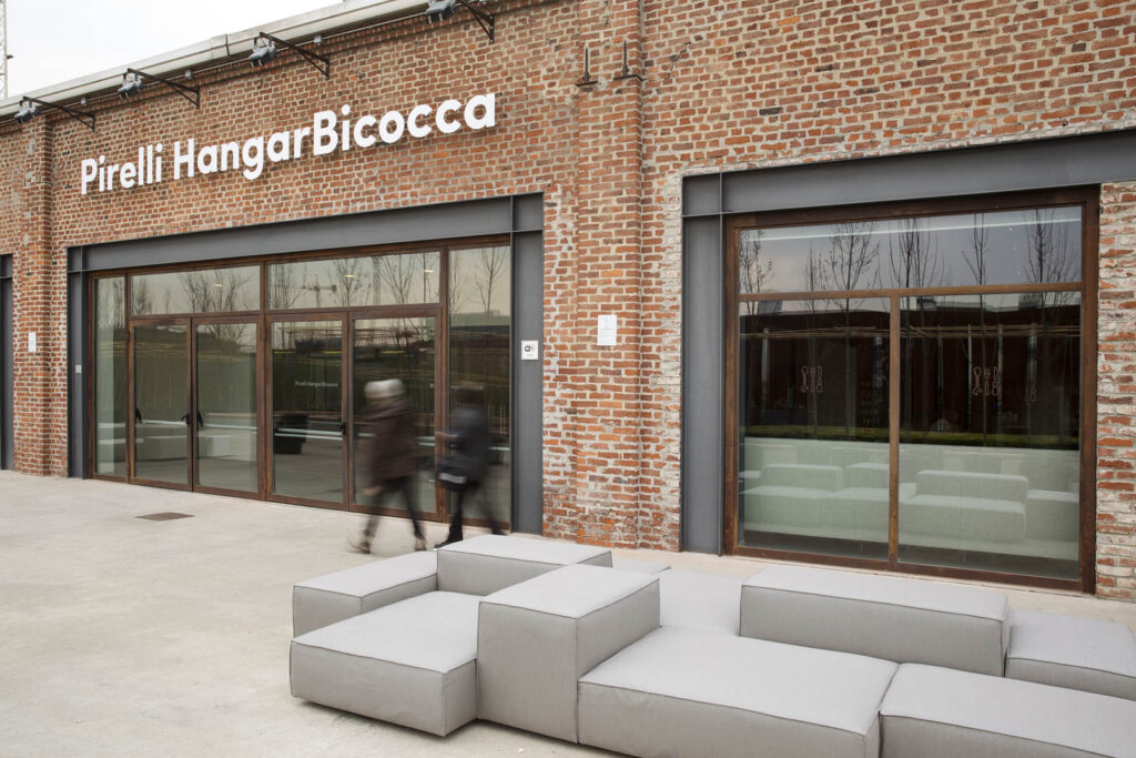 Scopri la nostra agenzia di affitti brevi vicino al Pirelli Hangar Bicocca di Milano. Massimizza i tuoi profitti con i nostri servizi completi e professionali.