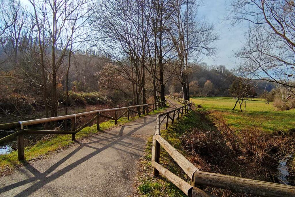 Scopri come la nostra Agenzia Affitti Brevi vicino alla pista ciclabile della valle olona a Como può ottimizzare la gestione del tuo immobile con servizi completi e personalizzati.