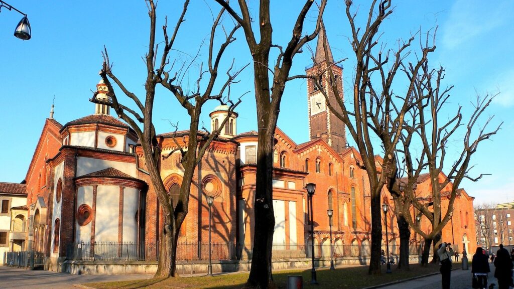 Scopri la nostra agenzia affitti brevi vicino alla Chiesa di Sant'Eustorgio di Milano e i nostri servizi completi per massimizzare il tuo investimento immobiliare.