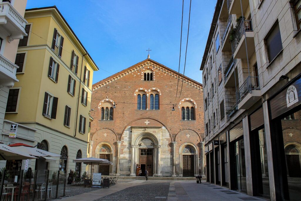 Scopri come la nostra agenzia affitti brevi vicino alla Chiesa di San Simpliciano Milano può gestire il tuo immobile con servizi completi e personalizzati.