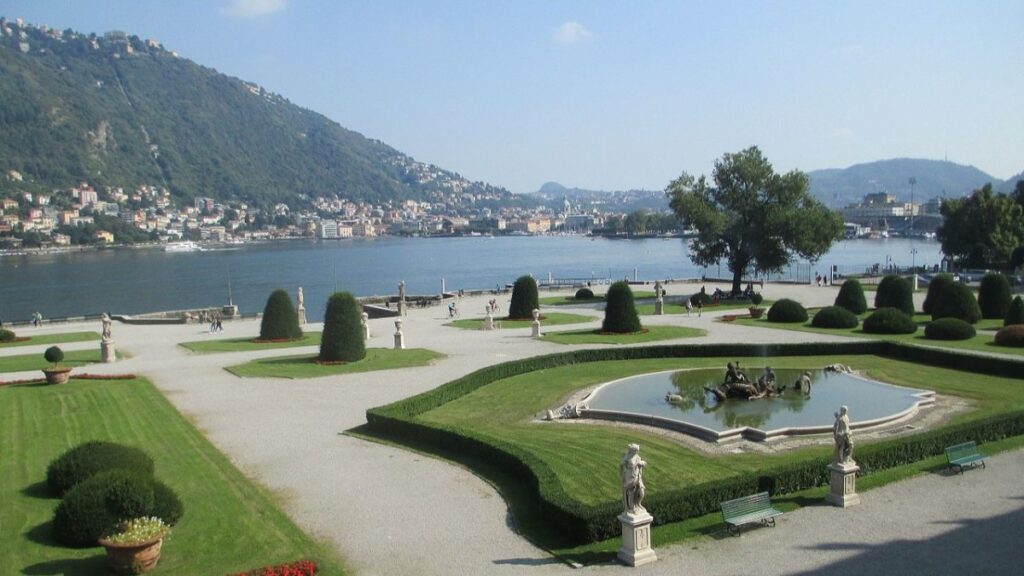 Affida la gestione del tuo appartamento a un'agenzia di affitti brevi vicino al parco Villa Olmo a Como e massimizza i tuoi guadagni con servizi personalizzati e supporto continuo.