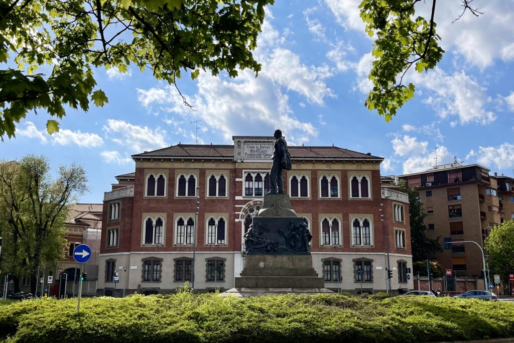 Scopri la nostra agenzia di affitti brevi vicino alla casa di riposo per musicisti Giuseppe Verdi a Milano. Gestione completa e professionale del tuo immobile con risultati garantiti.