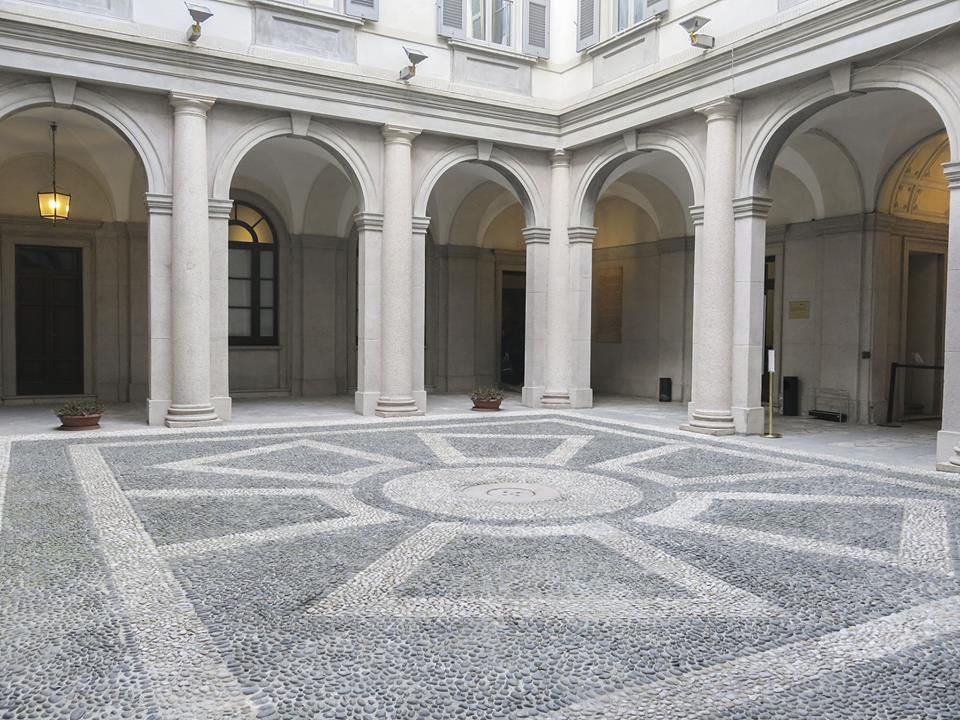 Scopri come la nostra agenzia affitti brevi vicino al Museo del Risorgimento di Milano può gestire il tuo immobile con servizi completi e personalizzati.