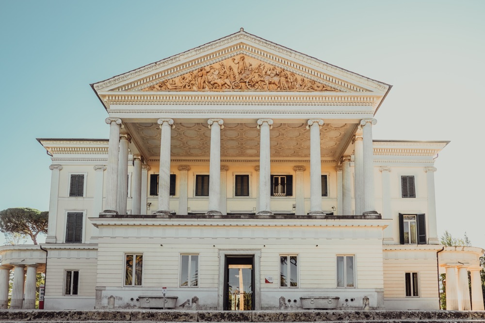 Scopri i vantaggi di affidarti alla nostra agenzia di affitti brevi vicino a Casino Nobile di Villa Torlonia per una gestione immobiliare ottimale e servizi su misura.