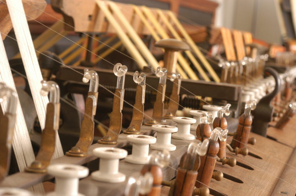 Scopri come la nostra Agenzia Affitti Brevi vicino al museo didattico della seta a Como può ottimizzare la gestione del tuo immobile, massimizzando i profitti e semplificando ogni processo.