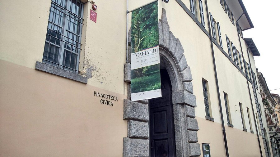 Affida il tuo immobile alla nostra agenzia affitti brevi vicino alla Pinacoteca Civica di Como per una gestione senza pensieri e profitti ottimizzati.