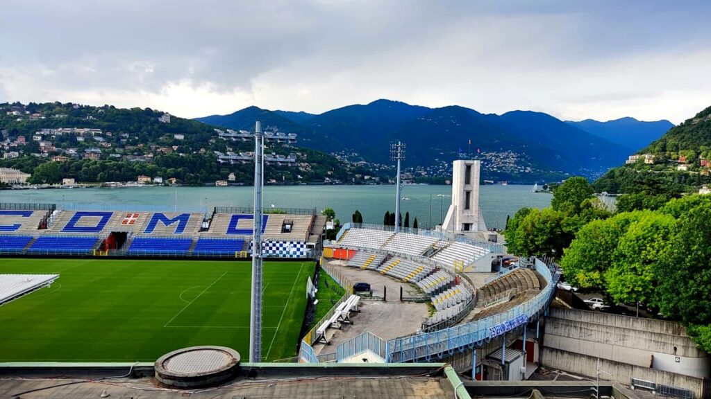 Scopri la nostra agenzia di affitti brevi vicino allo Stadio Giuseppe Senigaglia a Como e massimizza il tuo investimento immobiliare con servizi completi e personalizzati.