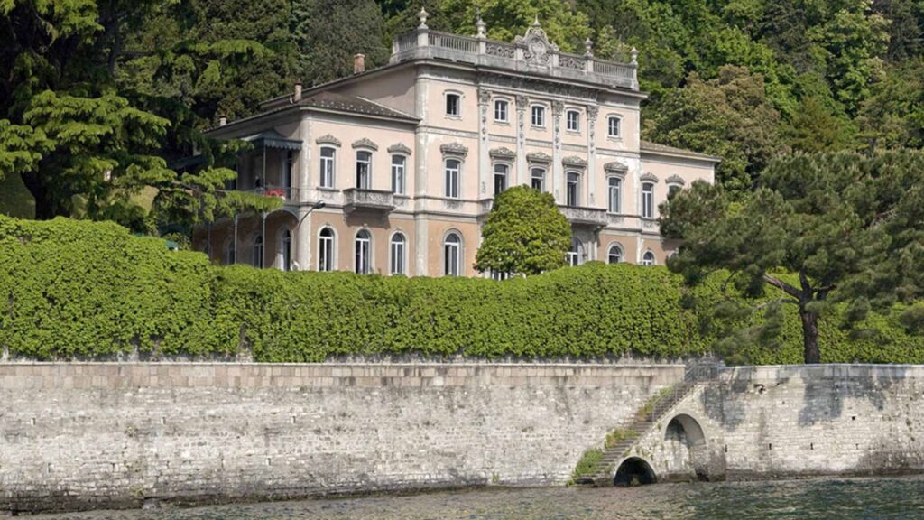 Scopri la nostra agenzia affitti brevi vicino alla Villa del Grumello a Como: gestione completa, maggiore visibilità e profitti ottimizzati per la tua proprietà.