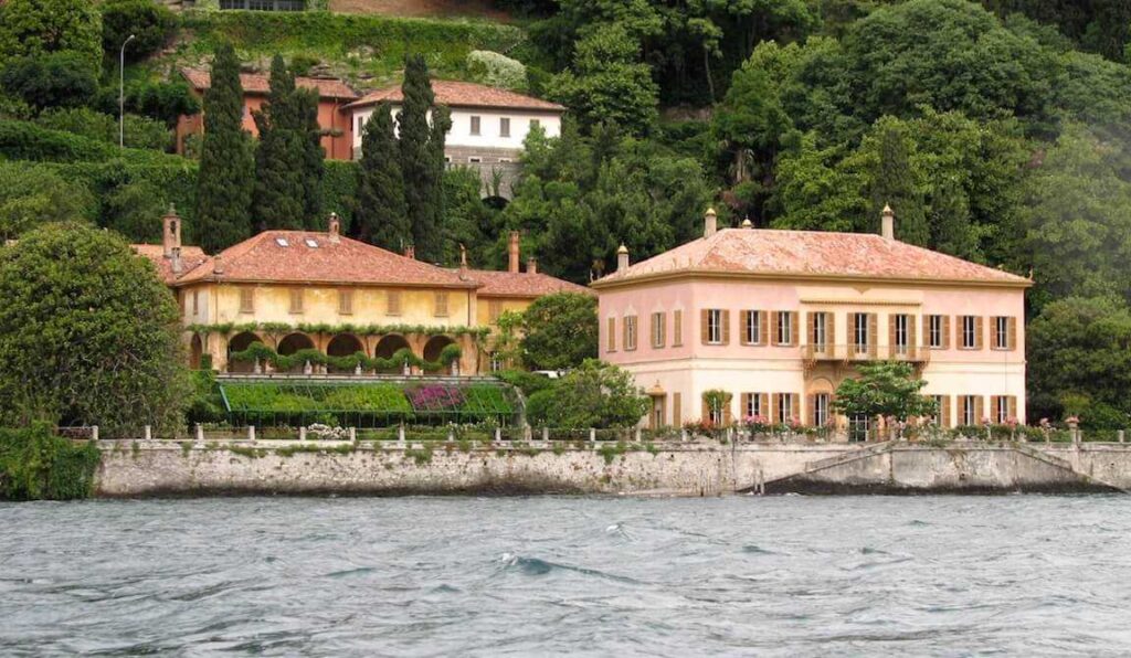 Scopri come la nostra Agenzia Affitti Brevi vicino a Villa Pizzo a Como può gestire il tuo immobile con servizi completi e personalizzati.